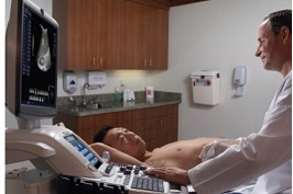 logiq-e9-with-xdclear-patient-with-doctor-3.jpg